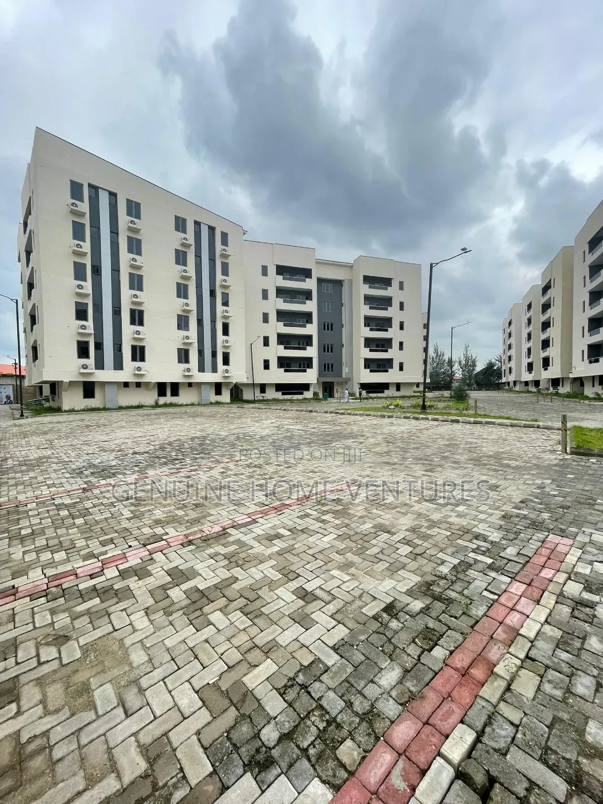 2bdrm Apartment in Surulere for sale