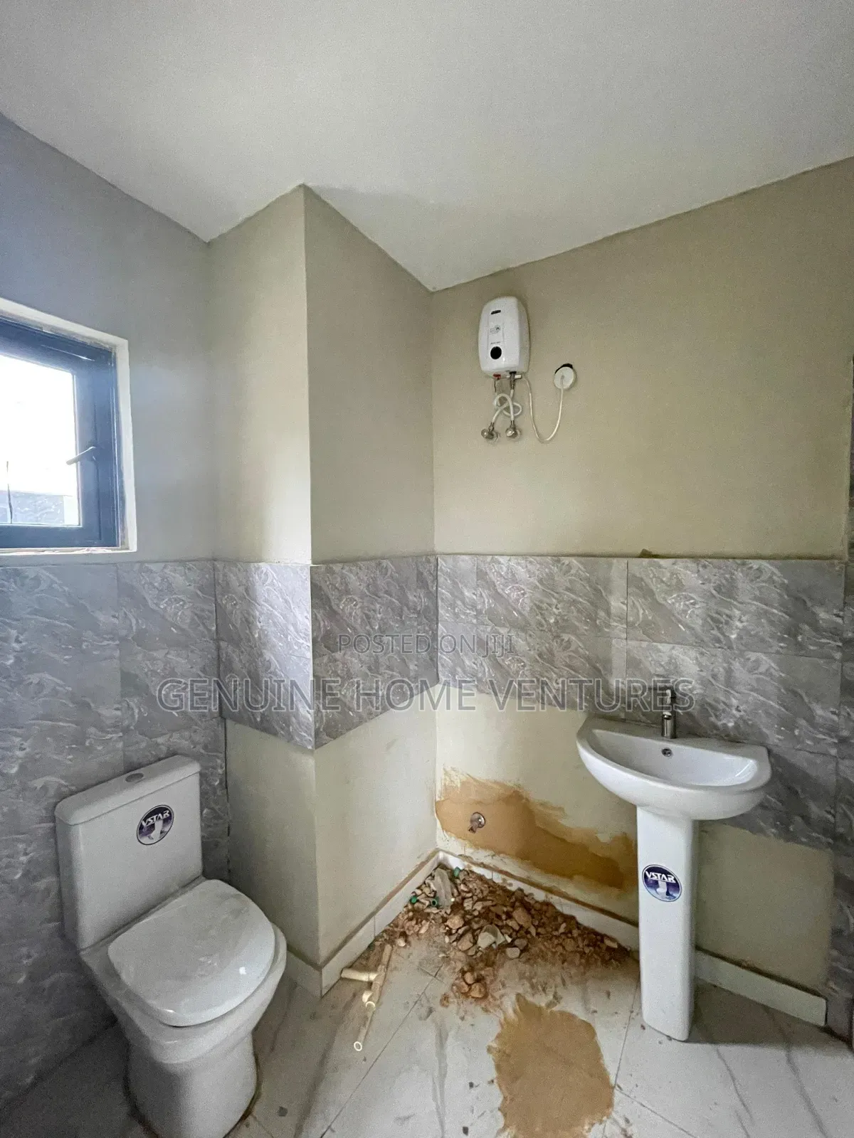 2bdrm Apartment in Surulere for sale