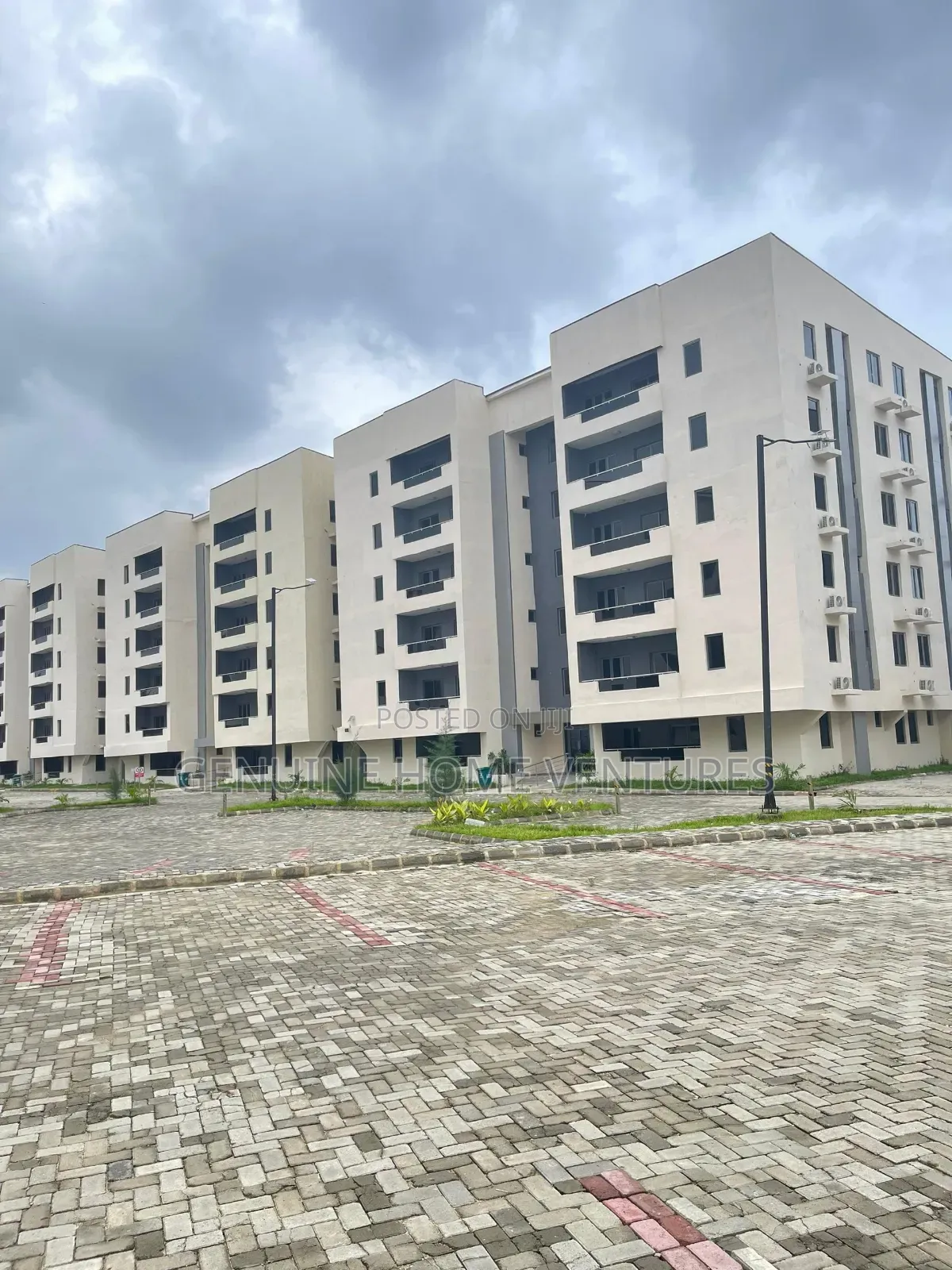 2bdrm Apartment in Surulere for sale