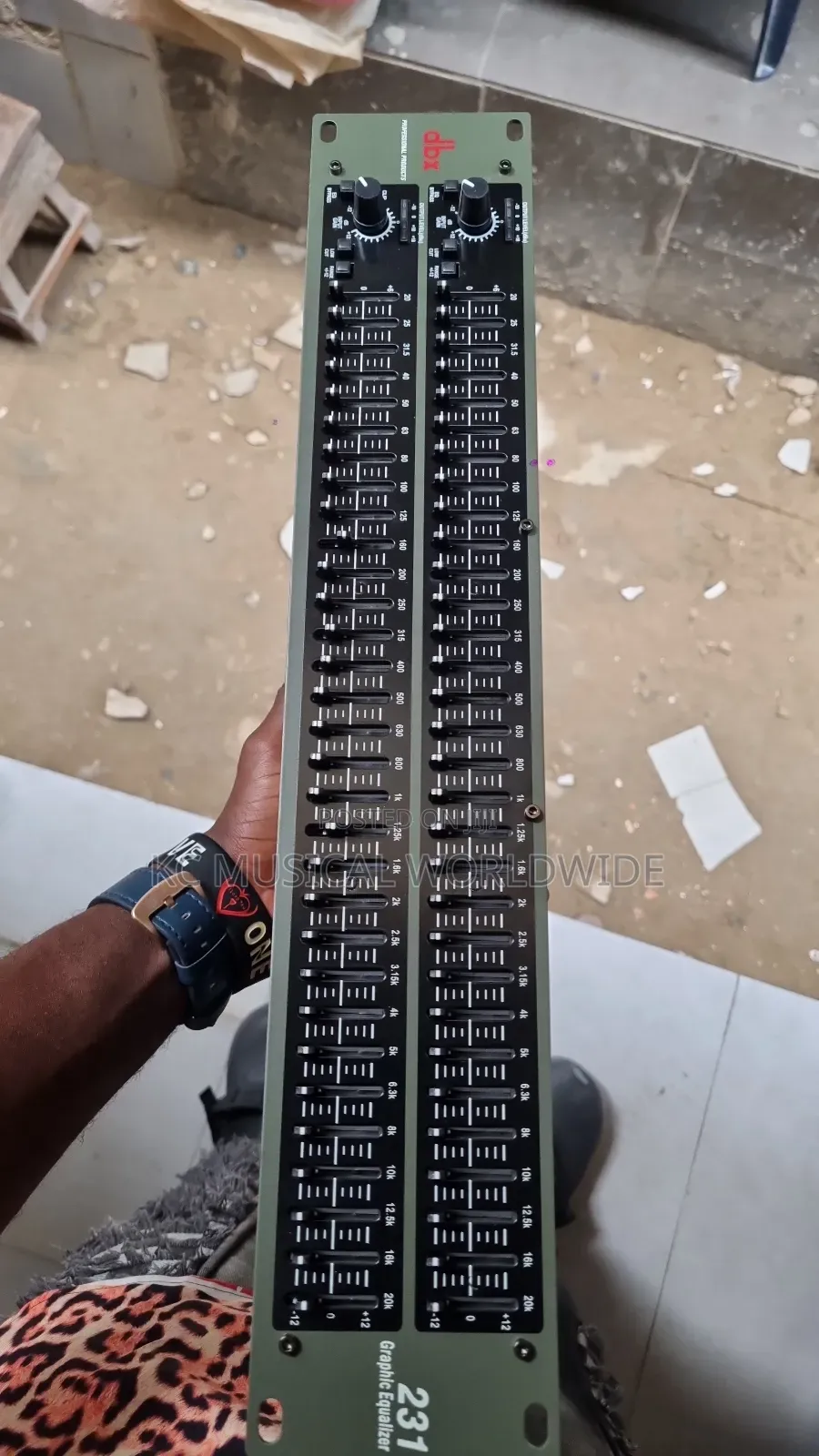 DBX Equalizer 231bands With Suboutput