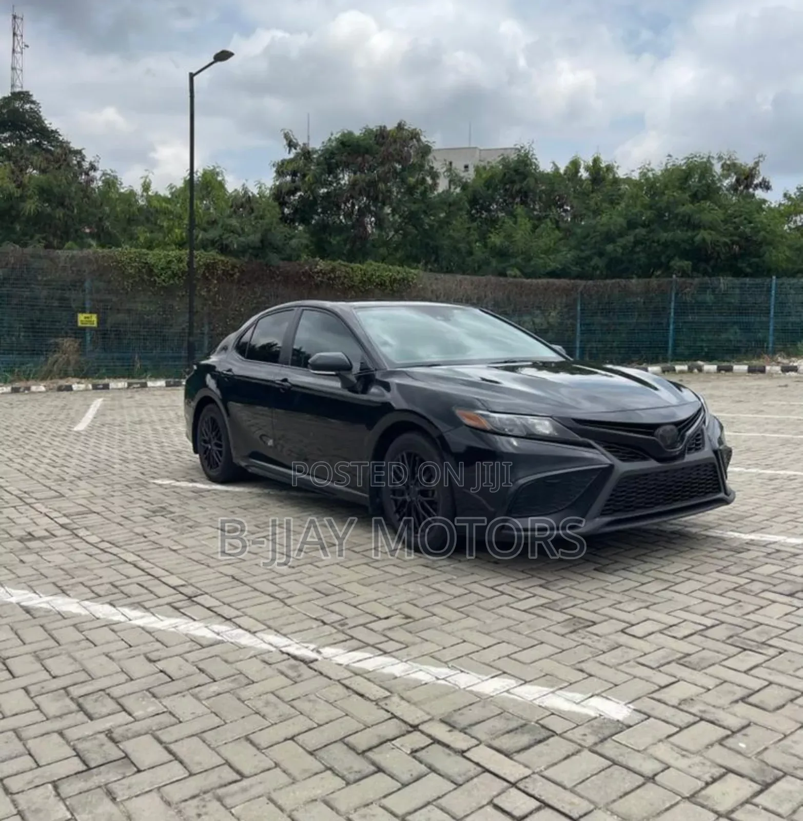 Toyota Camry SE 2023 Black