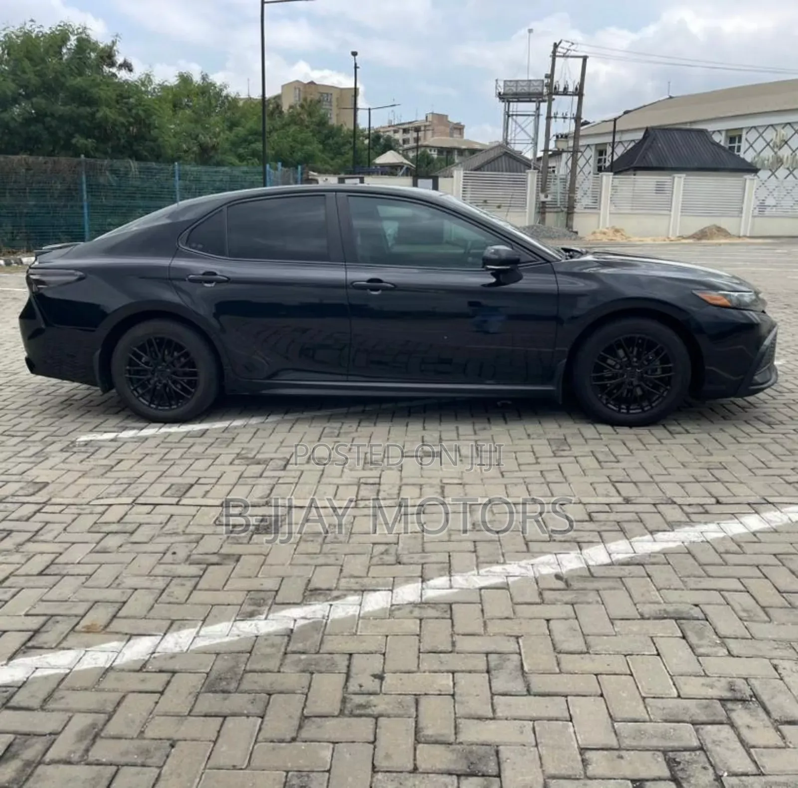 Toyota Camry SE 2023 Black