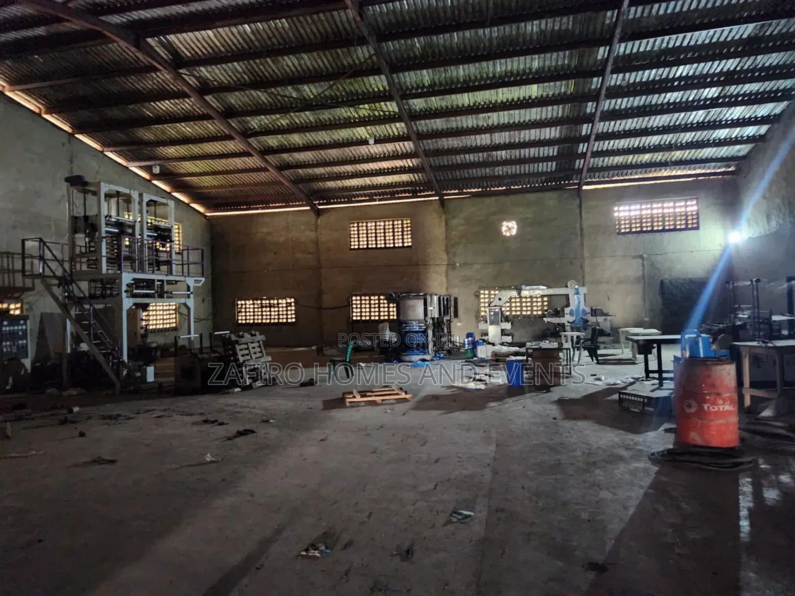 2750m2 Warehouse at Podo on Old Lagos Ibadan Expressway Ib for Lease
