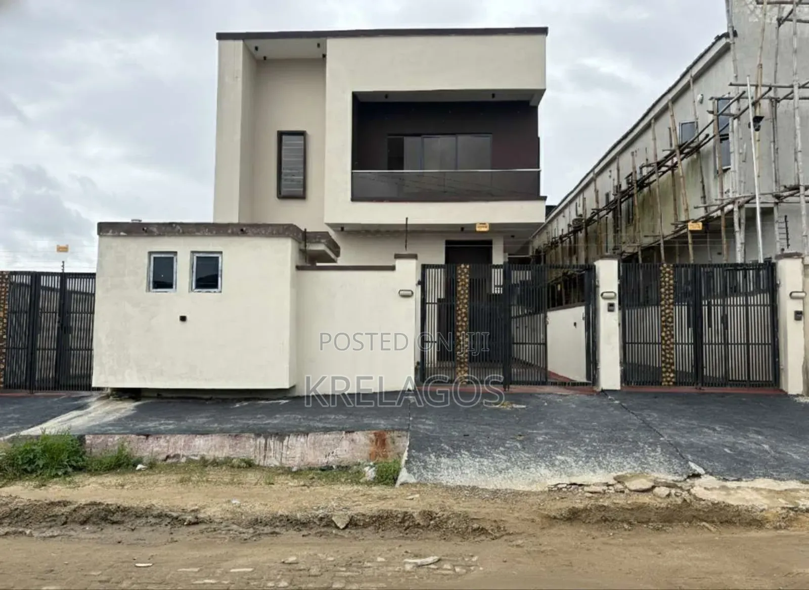 4bdrm Duplex in Abraham Adesanya, Off Lekki-Epe Expressway for sale