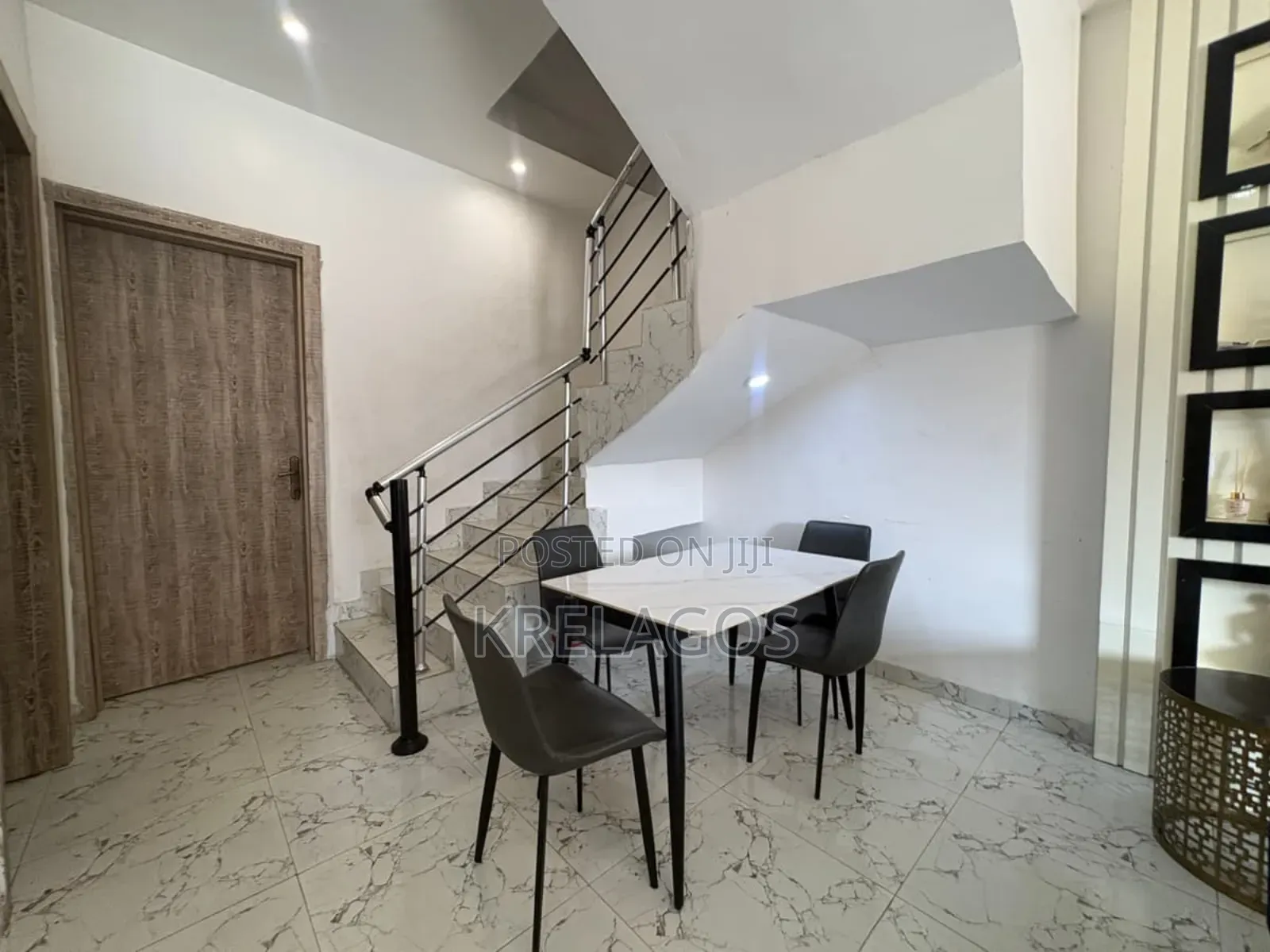 4bdrm Duplex in Orchid, Chevron for sale