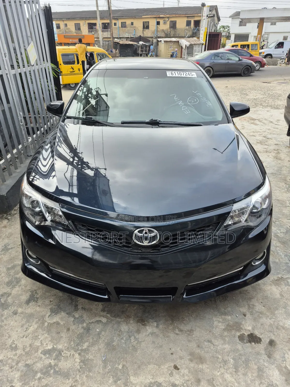 Toyota Camry SE 4dr Sedan (2.5L 4cyl 6A) 2012 Black