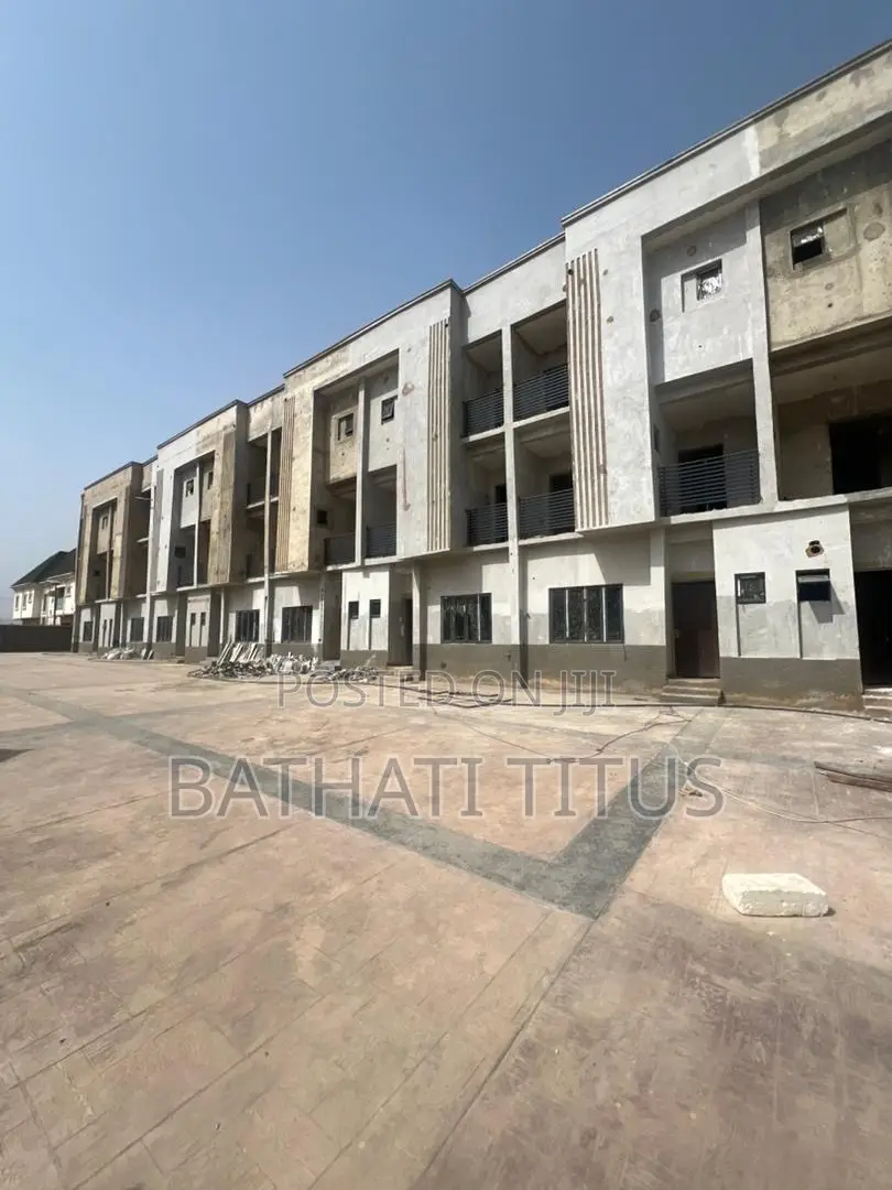 4bdrm Duplex in Kado for sale