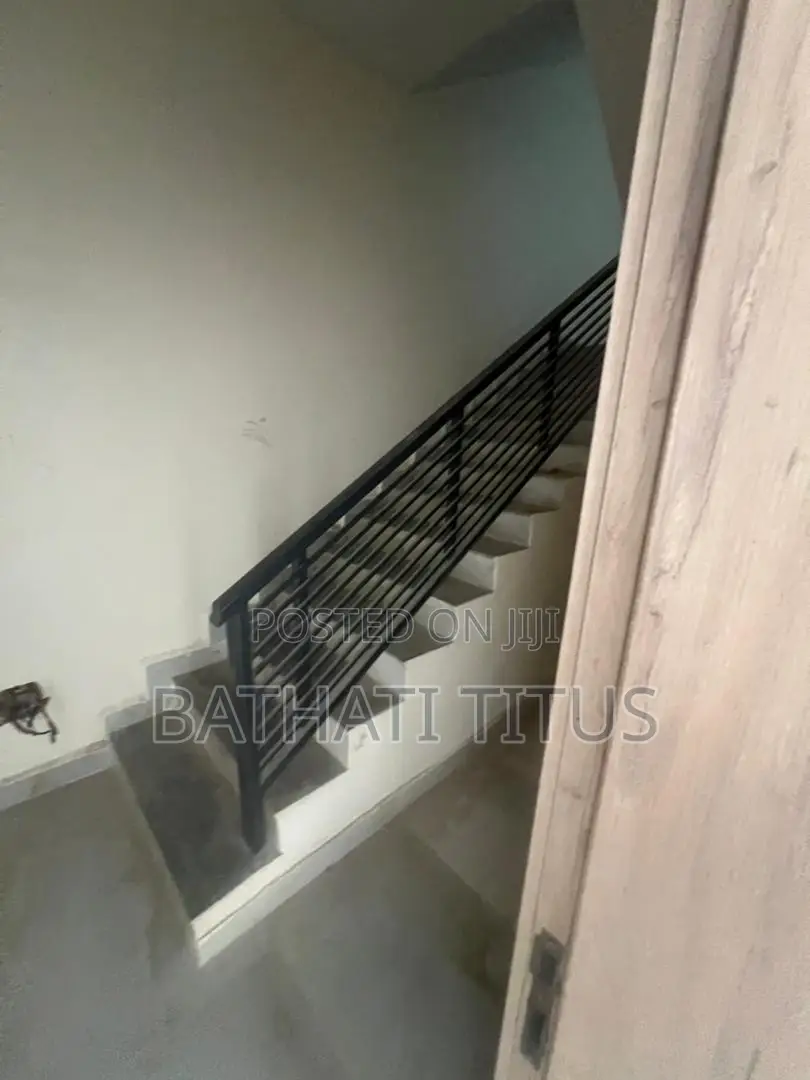 4bdrm Duplex in Kado for sale