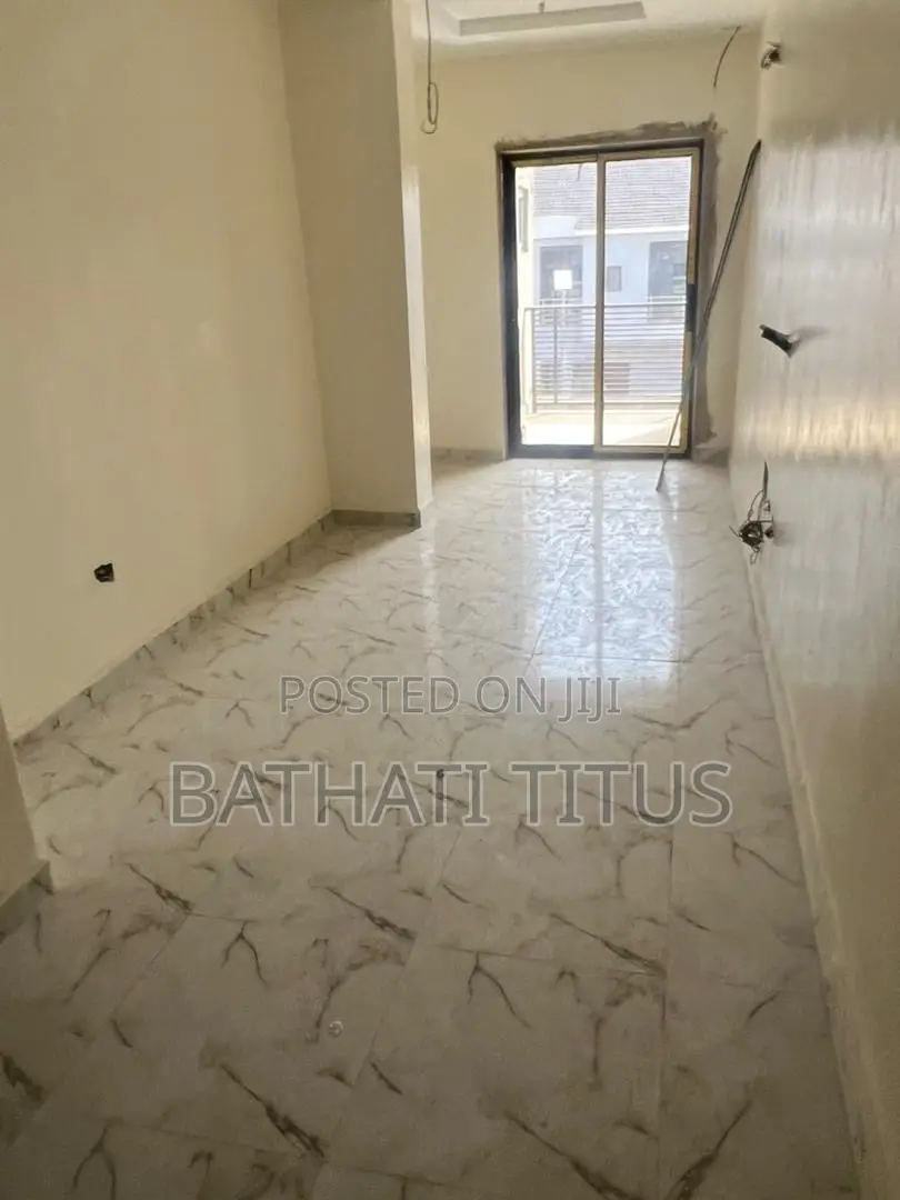 4bdrm Duplex in Kado for sale