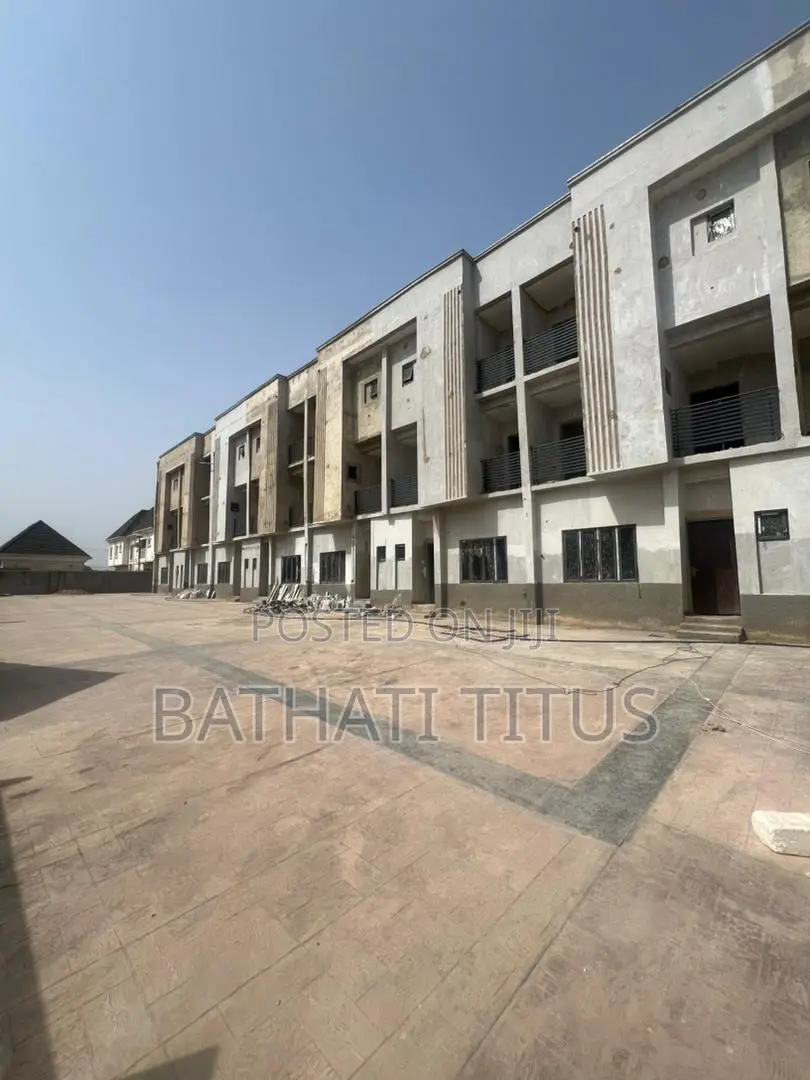 4bdrm Duplex in Kado for sale