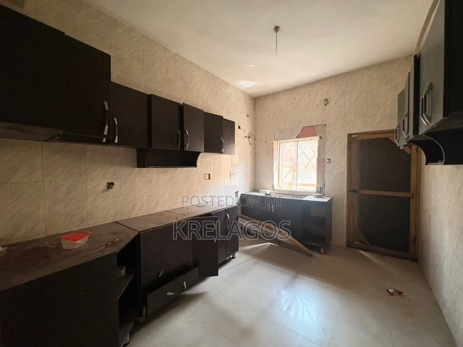4bdrm Duplex in Agungi for sale