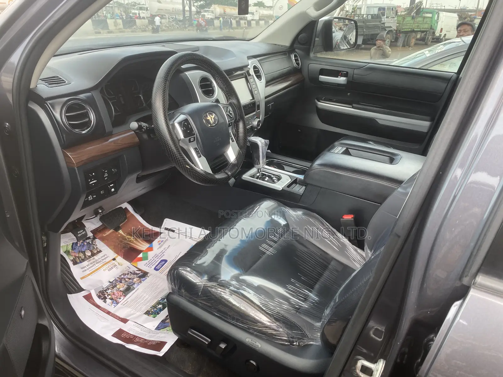 Toyota Tundra Limited 5.7L V8 4x2 CrewMax 5.6 ft. box 145.7 in. WB 2018