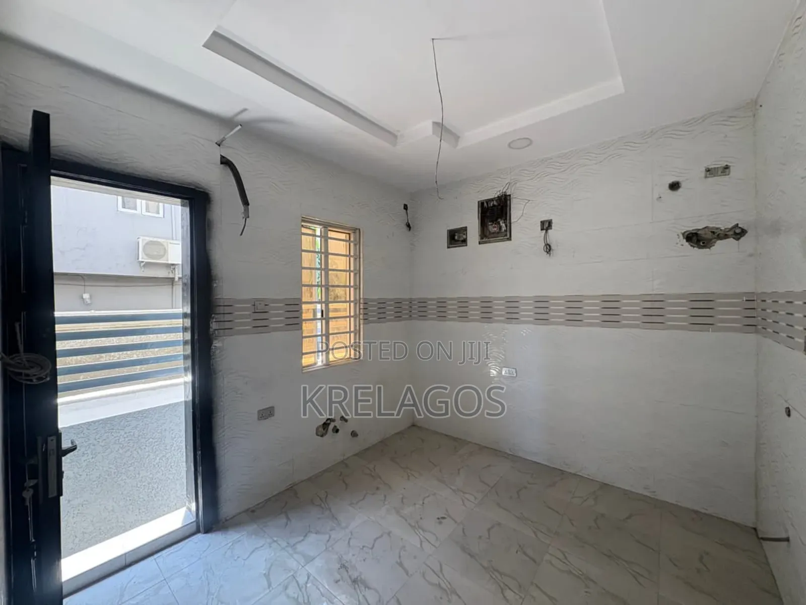5bdrm Duplex in Agungi for sale