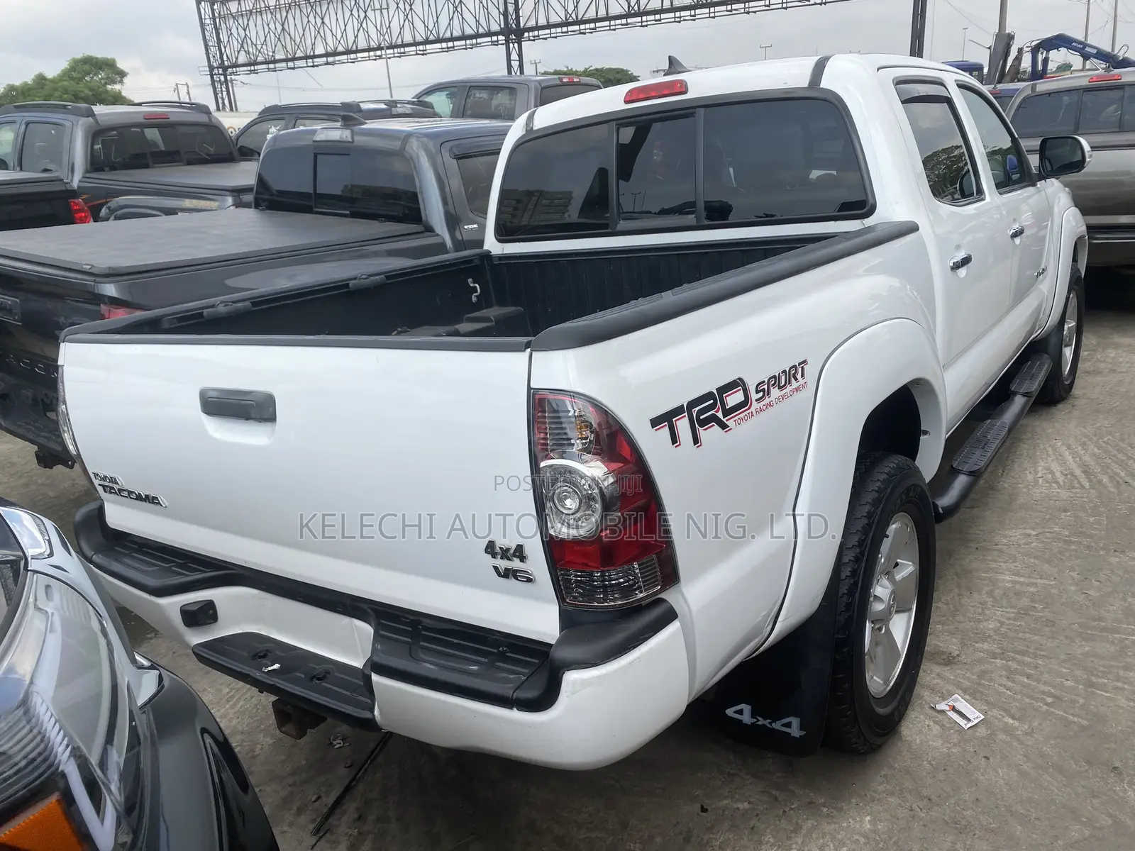 Toyota Tacoma PreRunner V6 4dr Double Cab 6.1 ft. SB (4.0L 6cyl 5A)