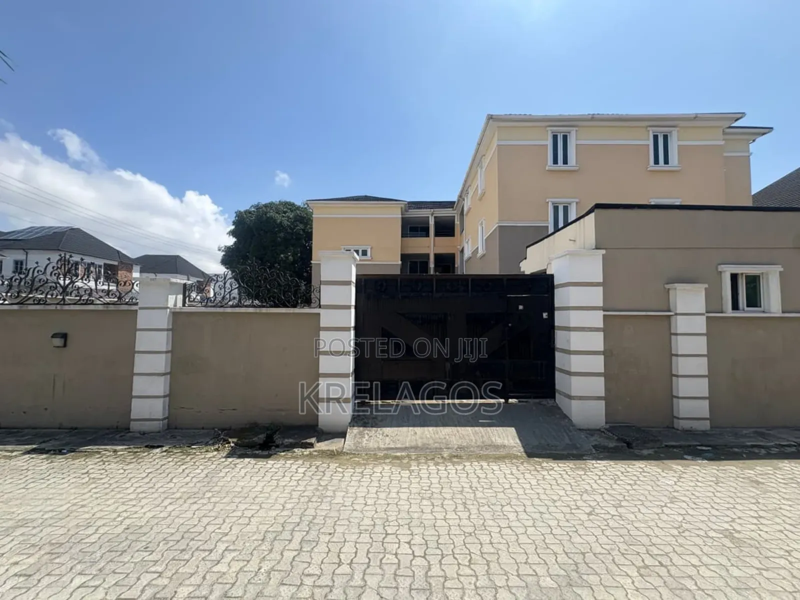 2bdrm Apartment in Agungi for sale