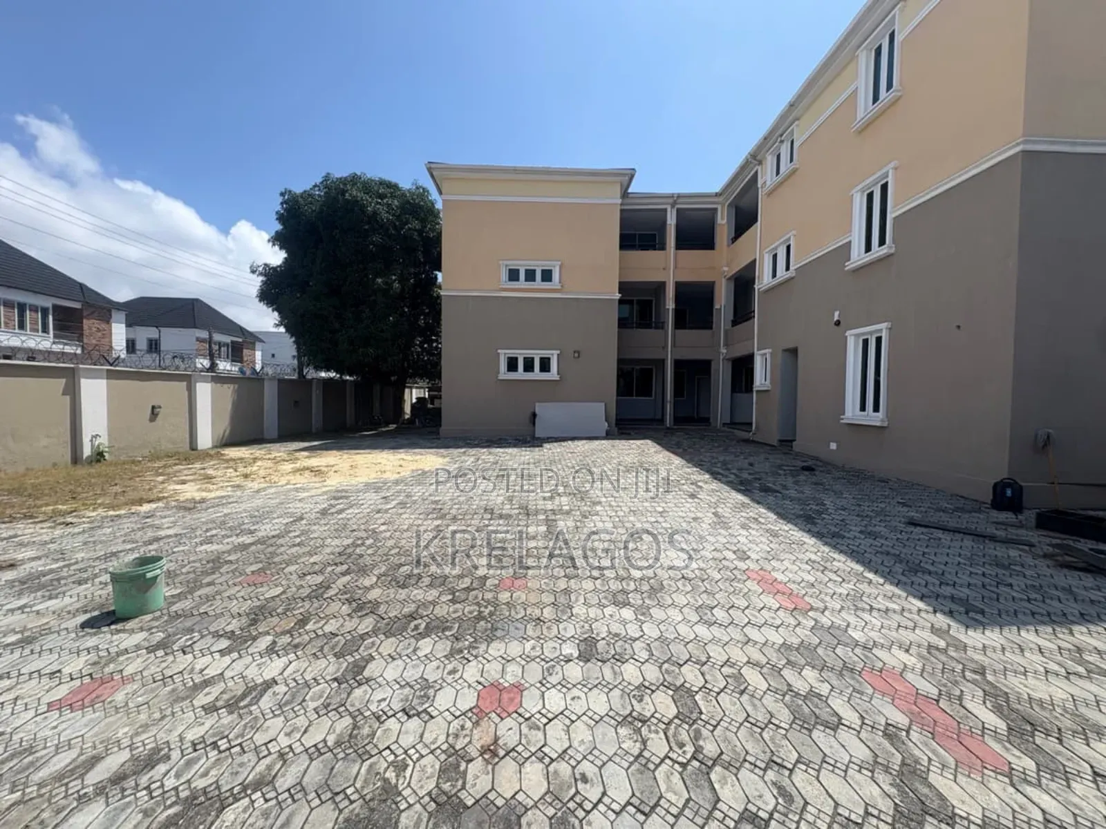 2bdrm Apartment in Agungi for sale