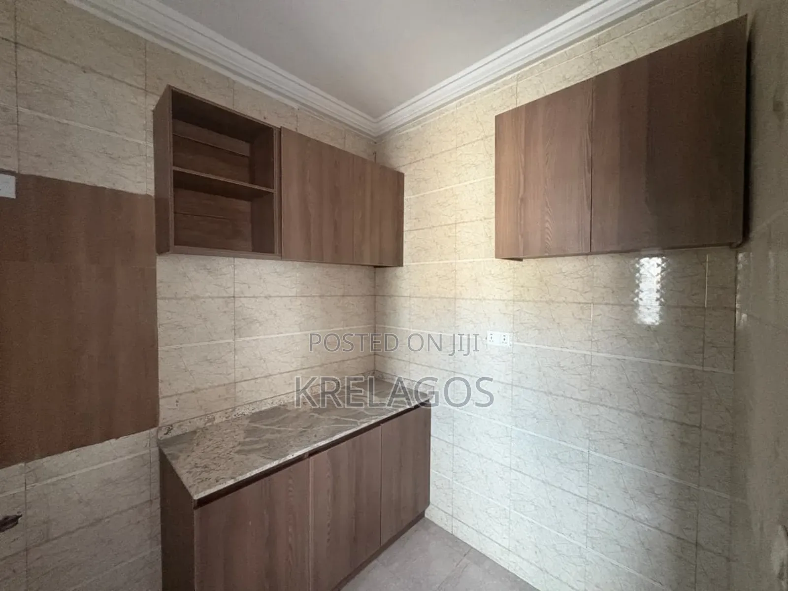 2bdrm Apartment in Agungi for sale