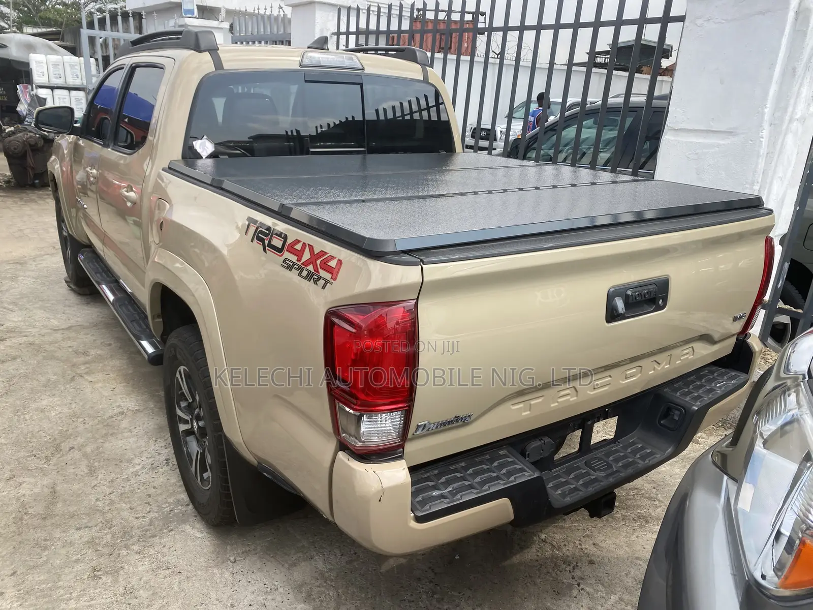 Toyota Tacoma TRD Sport 2017 Gold