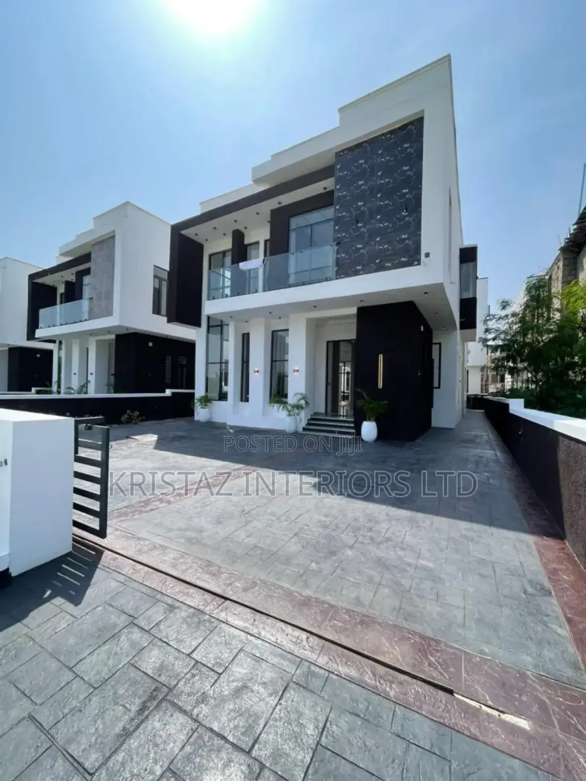 5bdrm Duplex in Ikota for sale