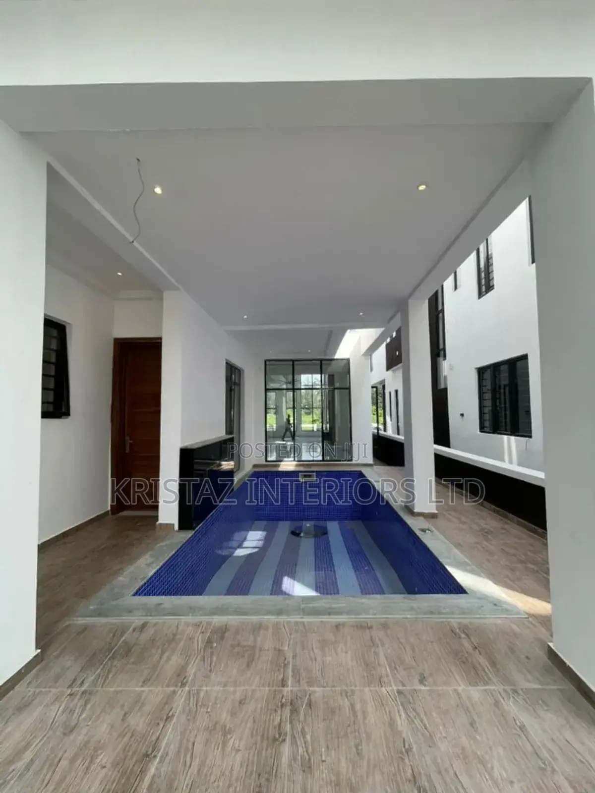 5bdrm Duplex in Ikota for sale