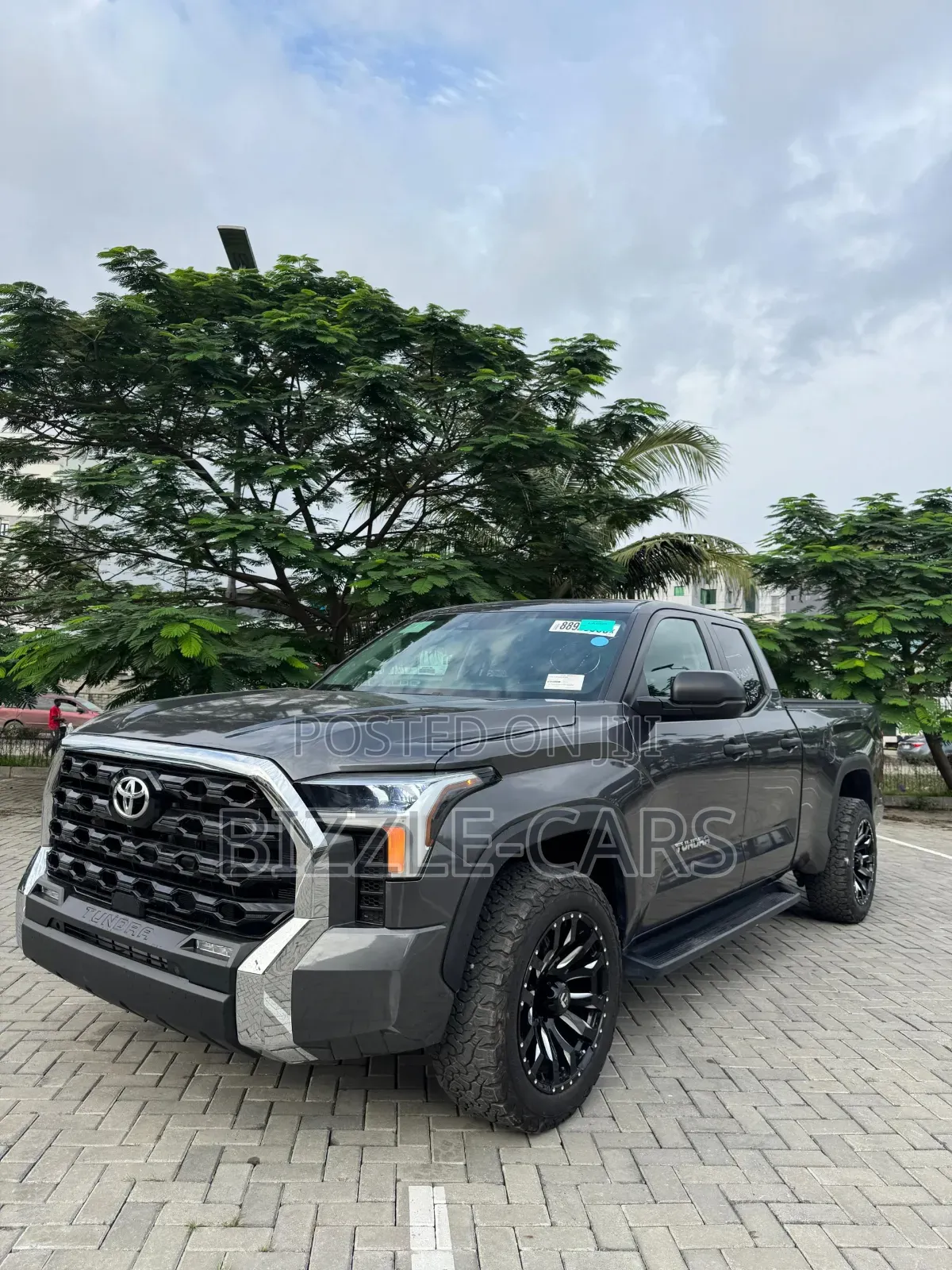 Toyota Tundra 2024 Gray
