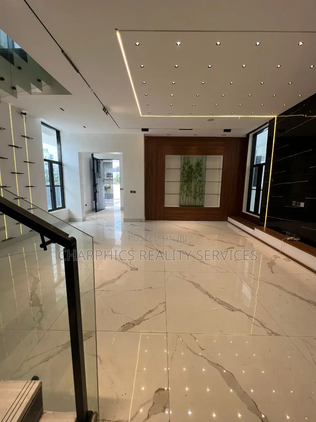 5bdrm Duplex in Lekki Phase 1 for sale