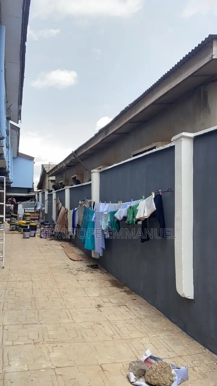 Furnished 15bdrm Apartment in Ekoro Junction, for sale