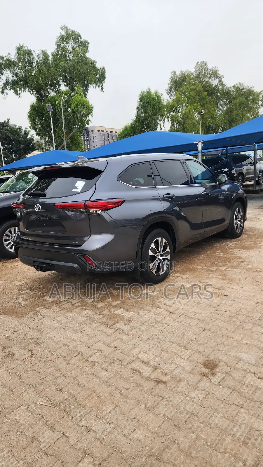 Toyota Highlander XLE 2021 Gray