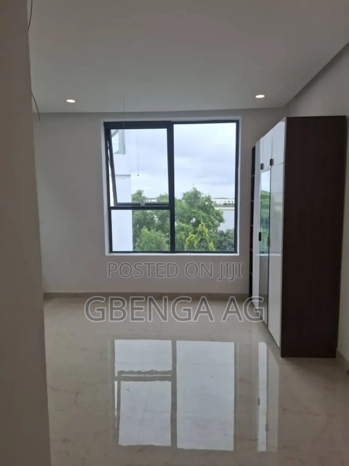 4bdrm Maisonette in Lekki Phase 1 for sale