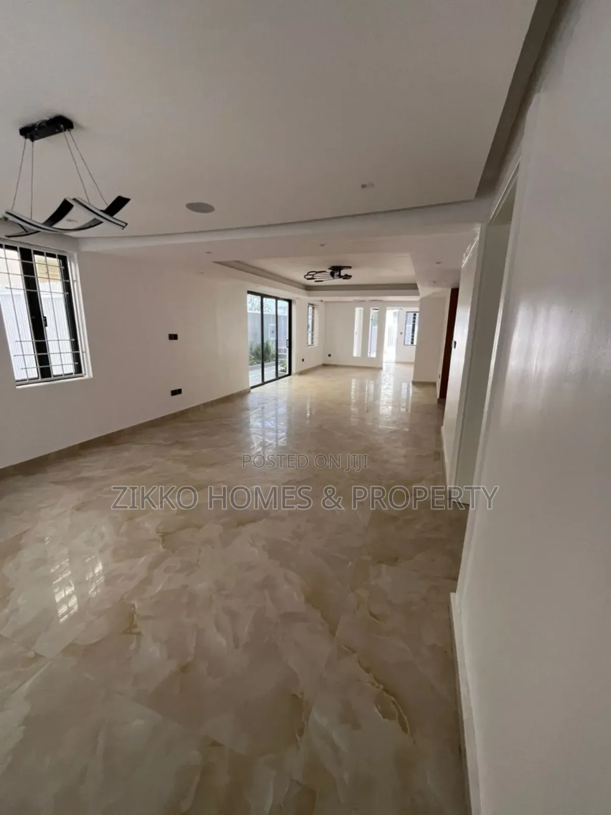 5bdrm Duplex in Lekki for sale
