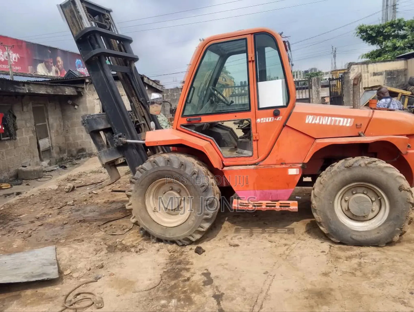 "Foreign Used Manitou 5ton Forklift For Sale - Reliable & Efficient!"