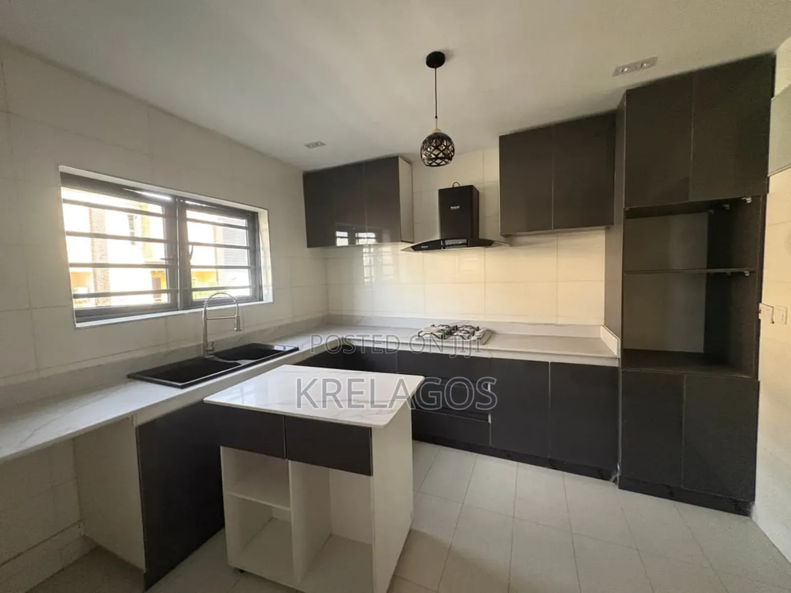 4bdrm Duplex in Agungi for sale