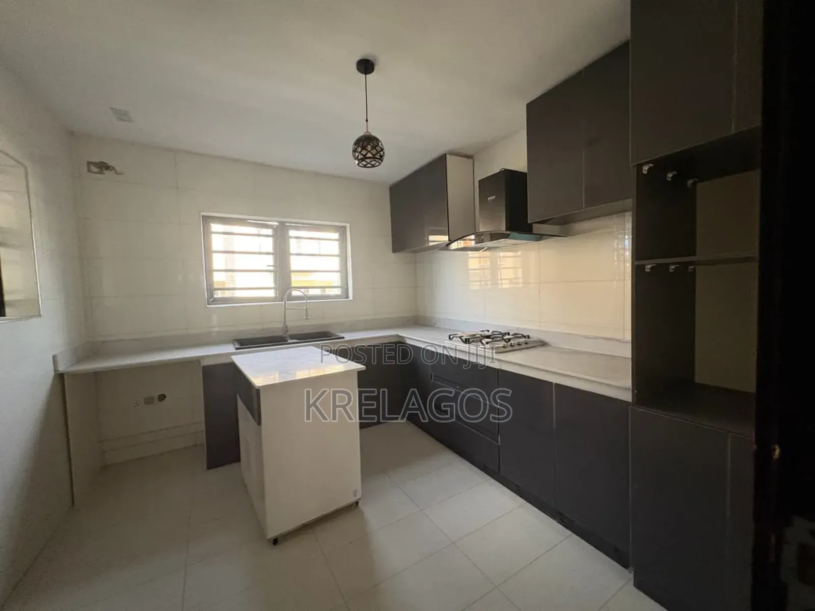 4bdrm Duplex in Agungi for sale