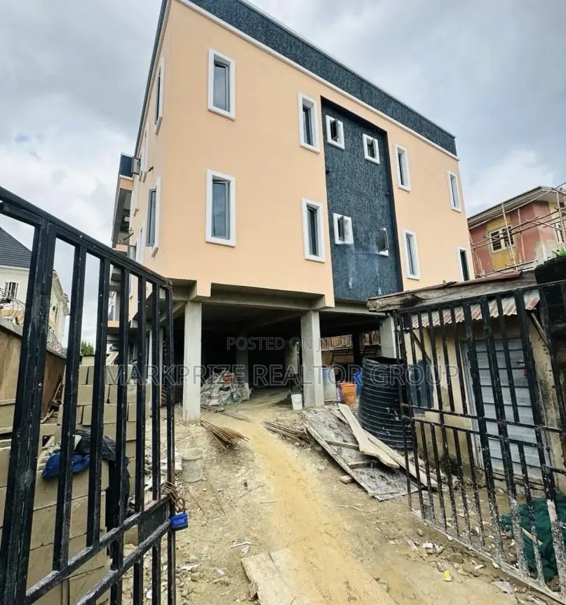 3bdrm Apartment in Gbagada Lagos for sale
