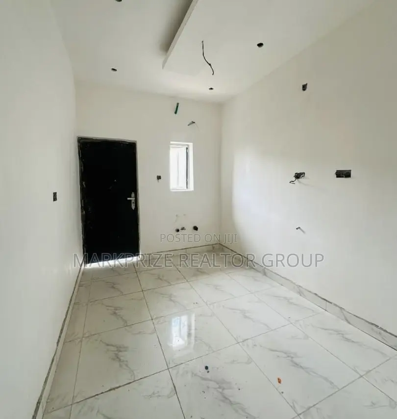 3bdrm Apartment in Gbagada Lagos for sale