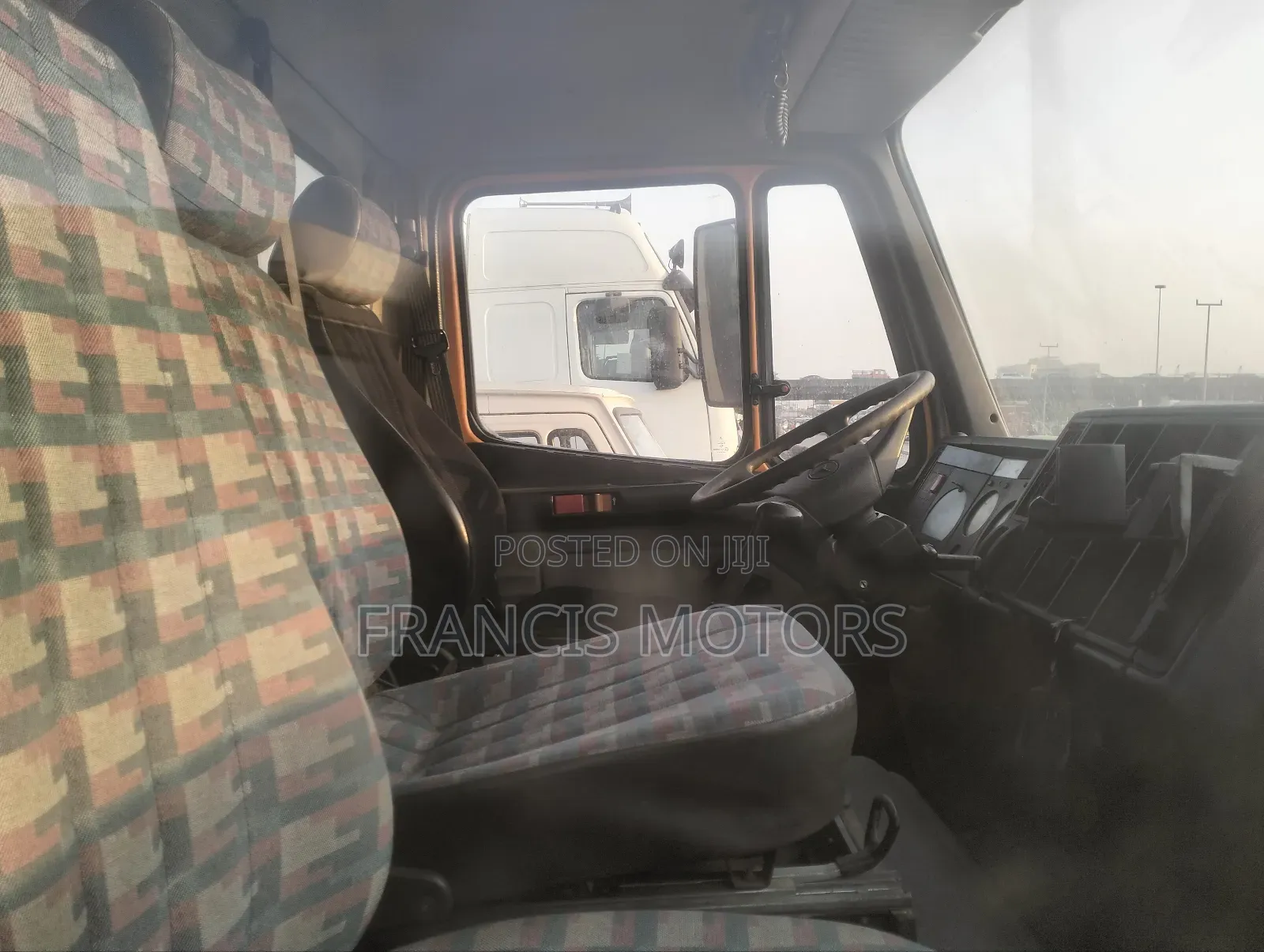1820 Mercedes Benz Truck With Hiab