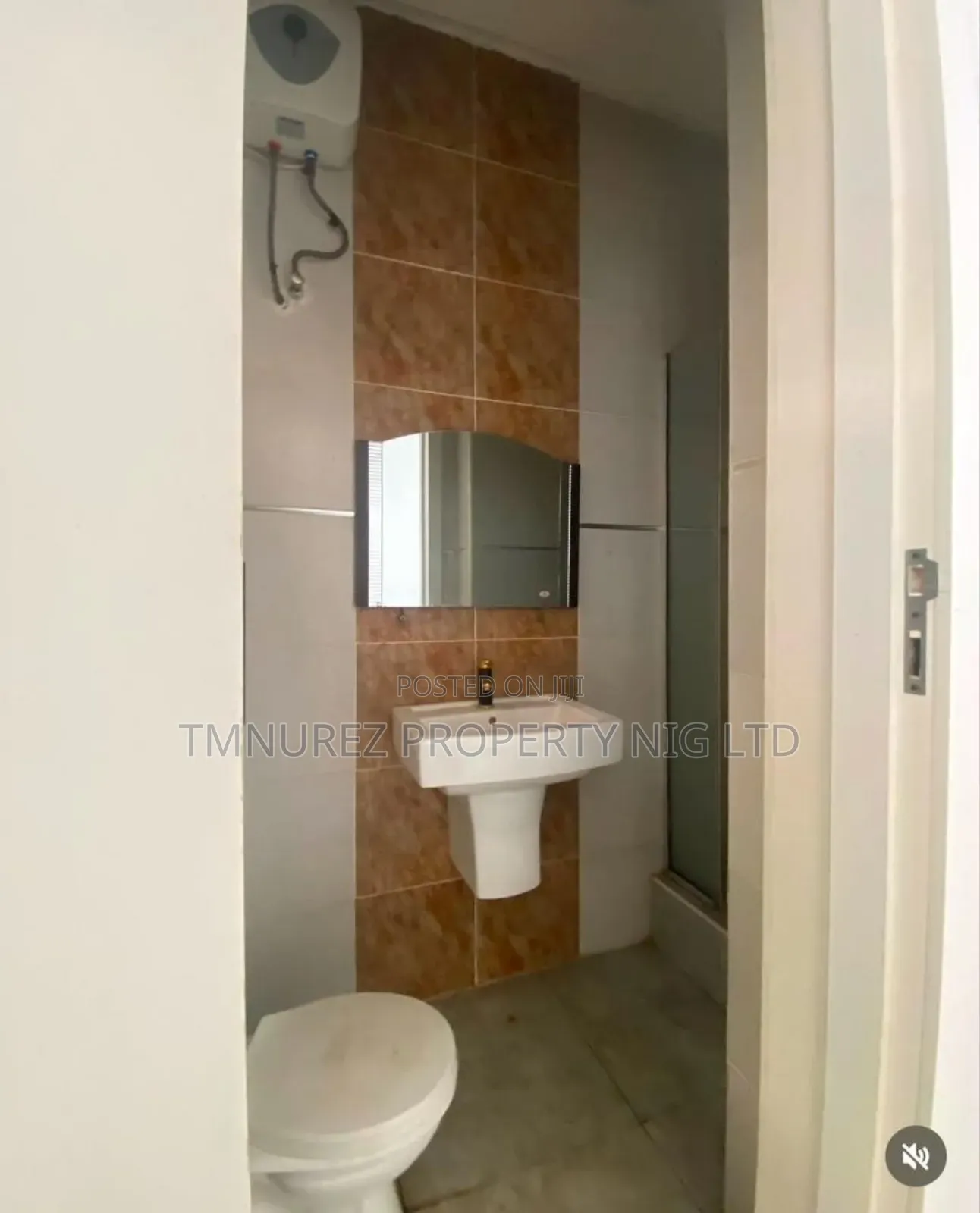Studio Apartment in Osapa London, Chevron for rent