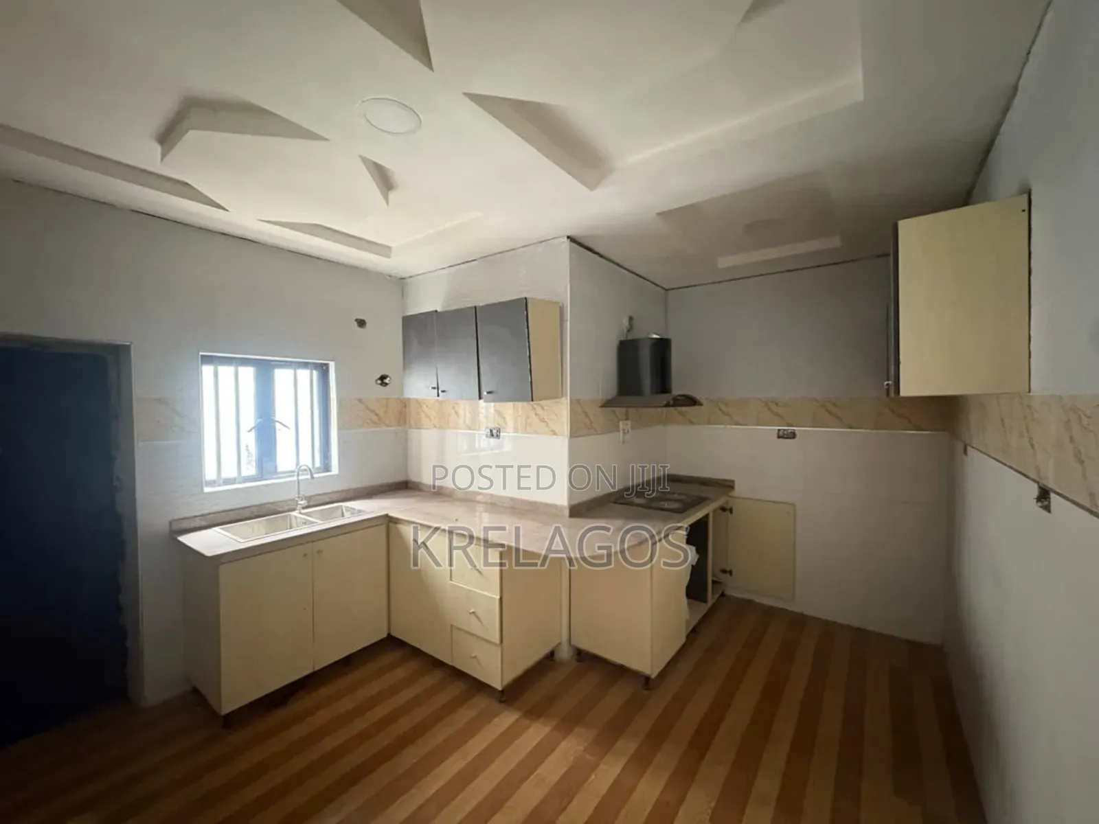 4bdrm Duplex in Idado for sale