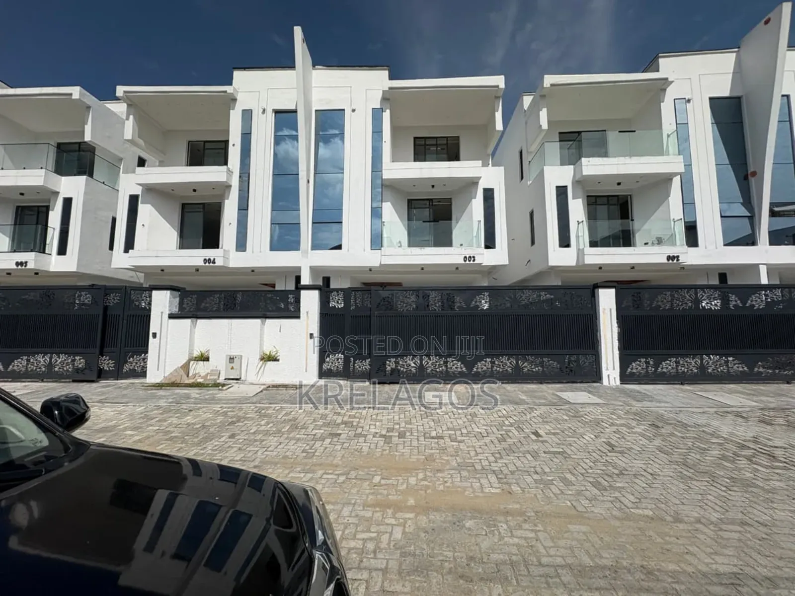 4bdrm Duplex in Agungi for sale