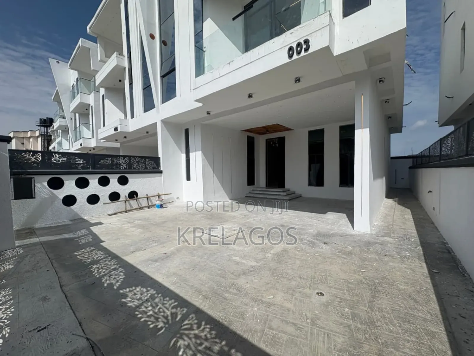 4bdrm Duplex in Agungi for sale