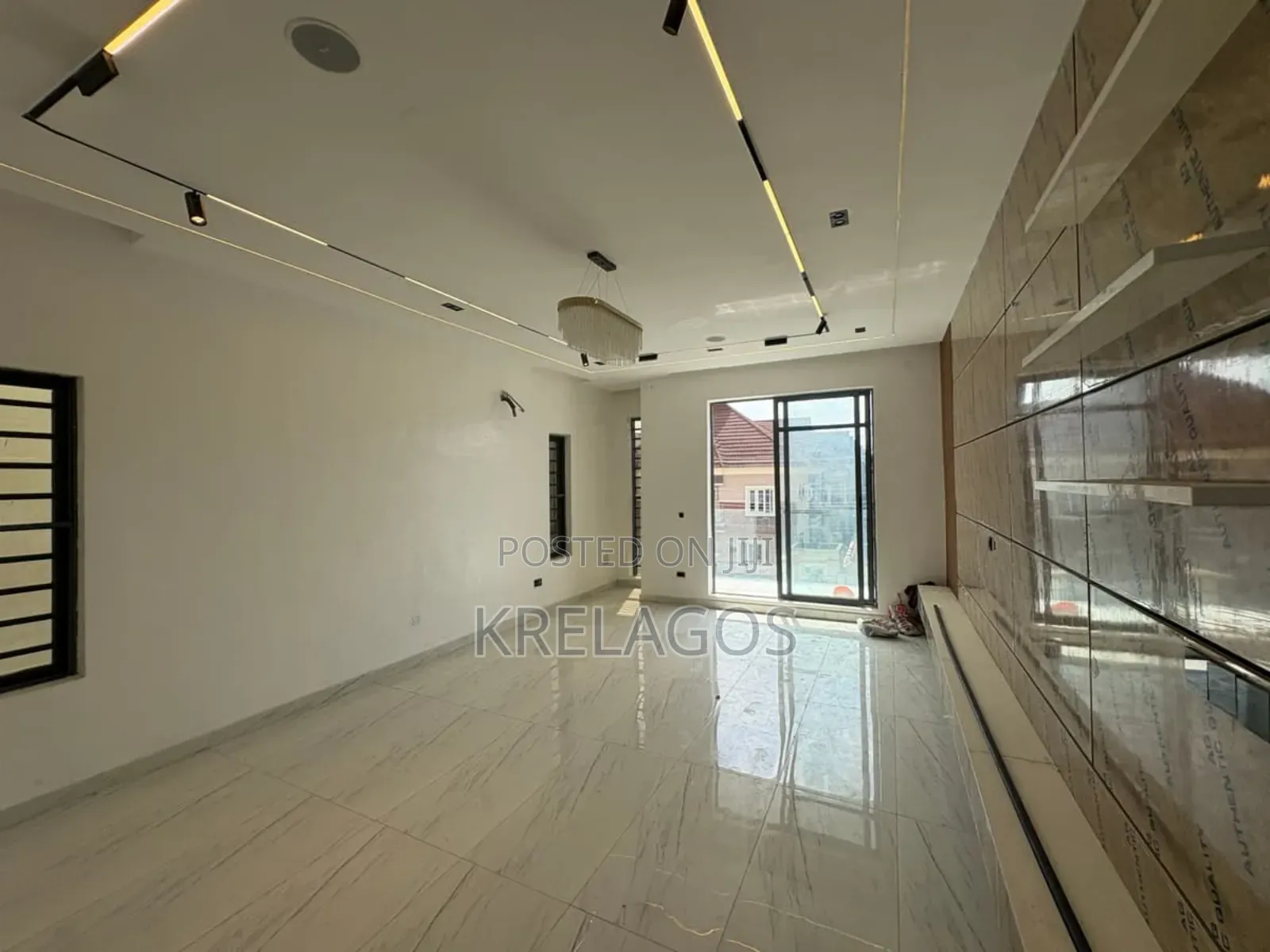 4bdrm Duplex in Agungi for sale