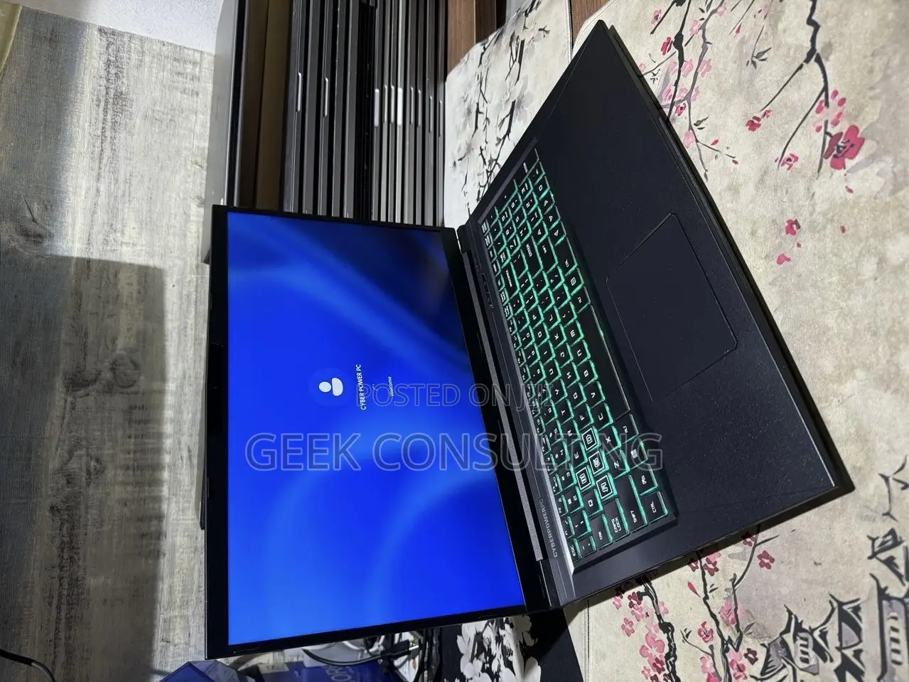 Laptop Cyberpower Tracer III 15 Slim VR 500 16GB Intel Core i7 SSD 1T