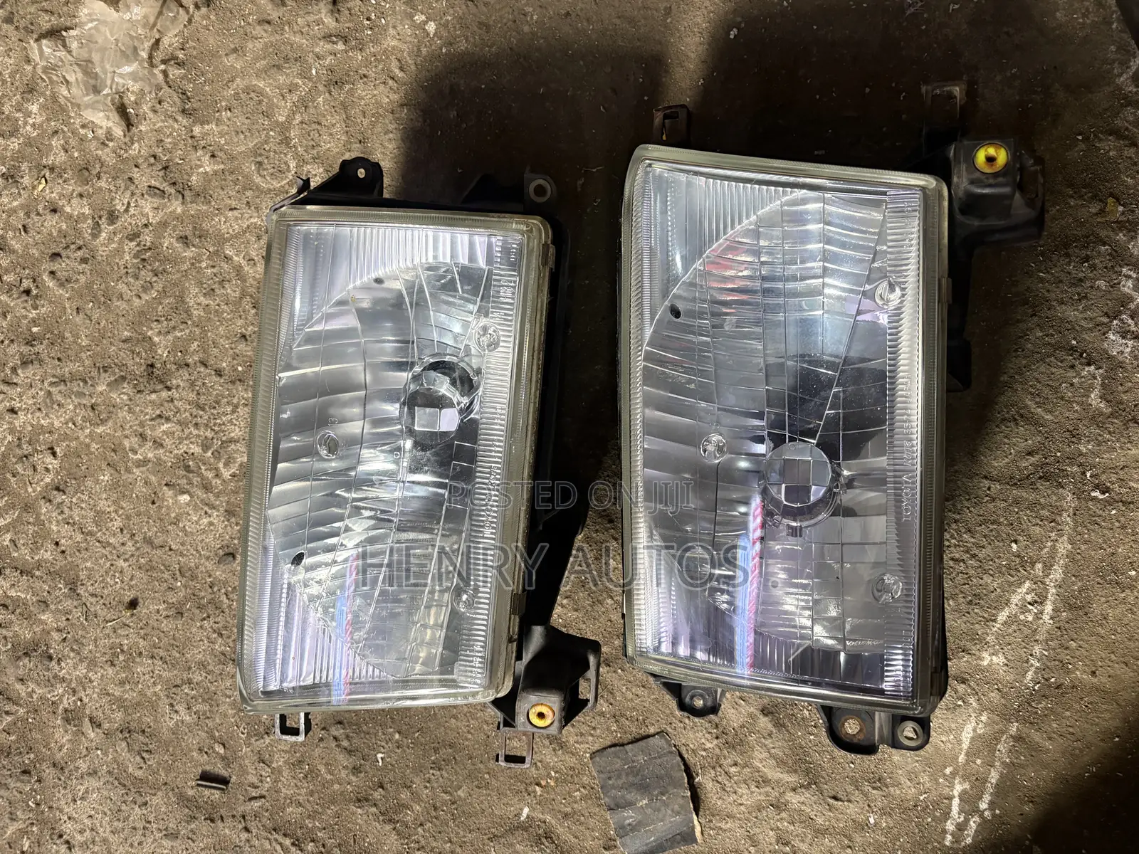 Set Headlights for 4 Runner 99-01