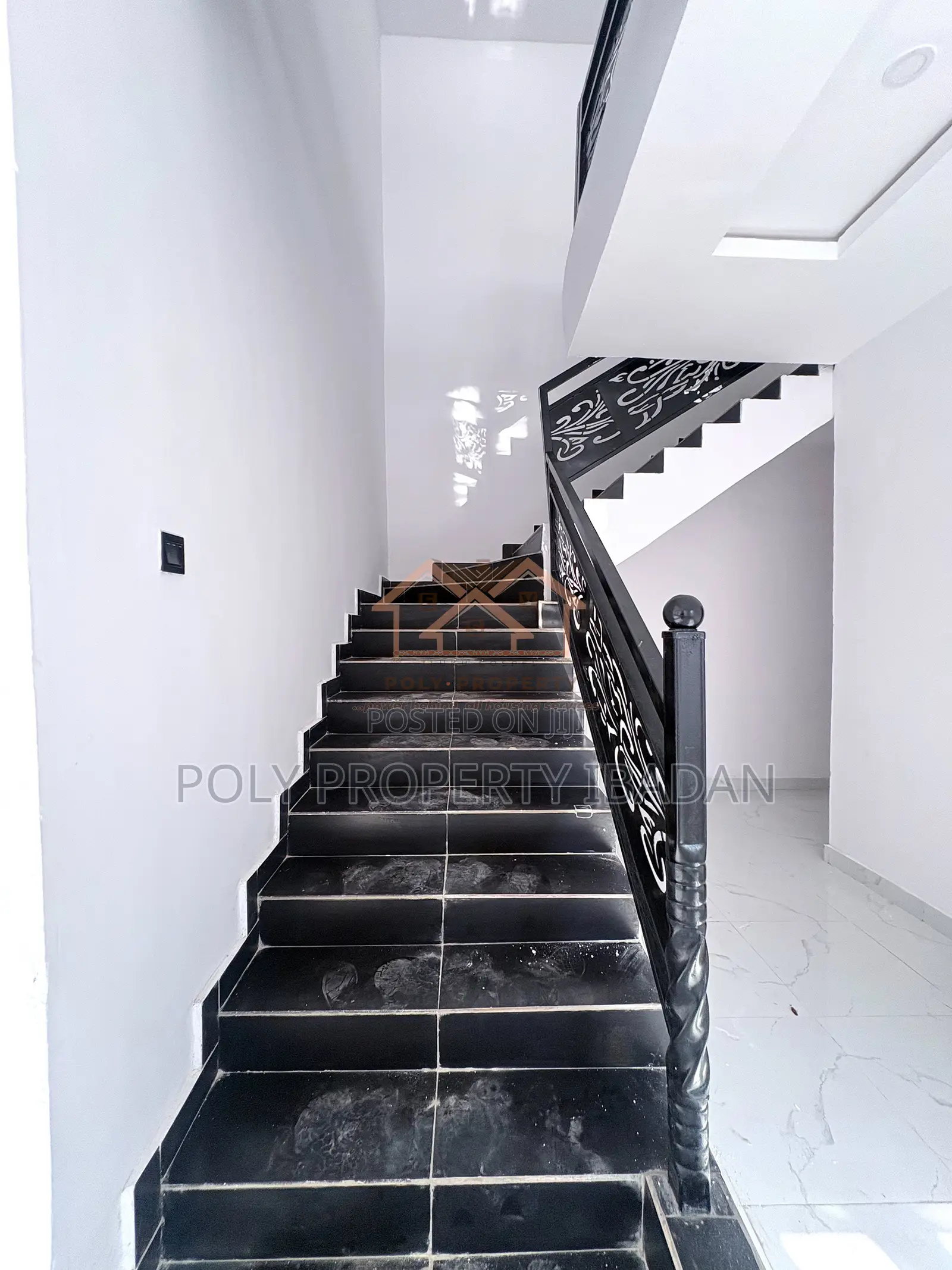4bdrm Duplex in Bashorun Housing, Ibadan for sale