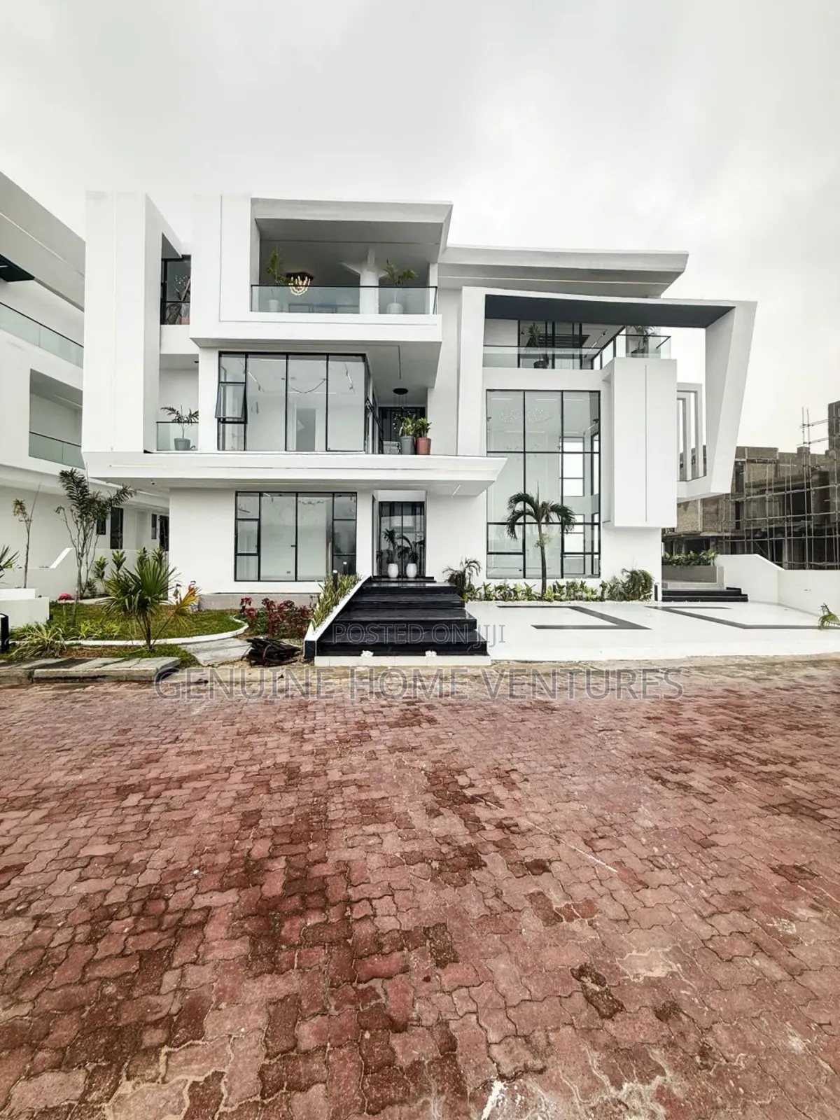 5bdrm Duplex in Osapa London Lekki for sale