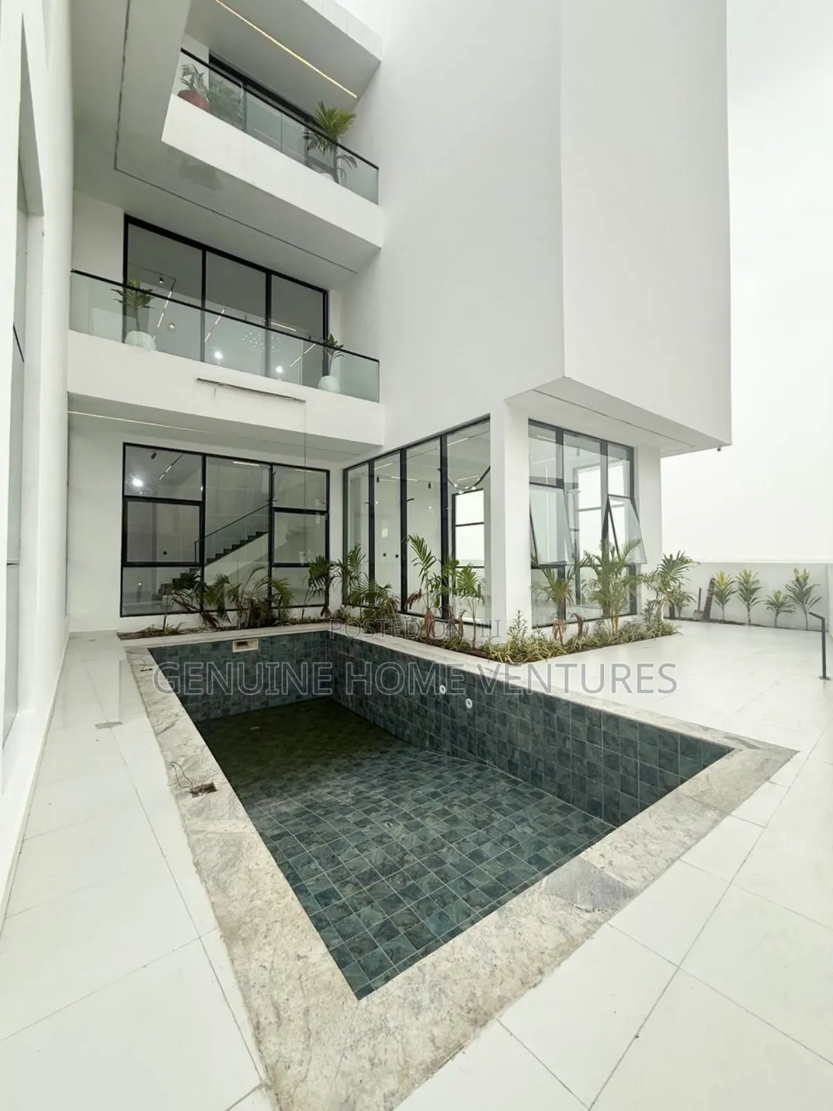 5bdrm Duplex in Osapa London Lekki for sale