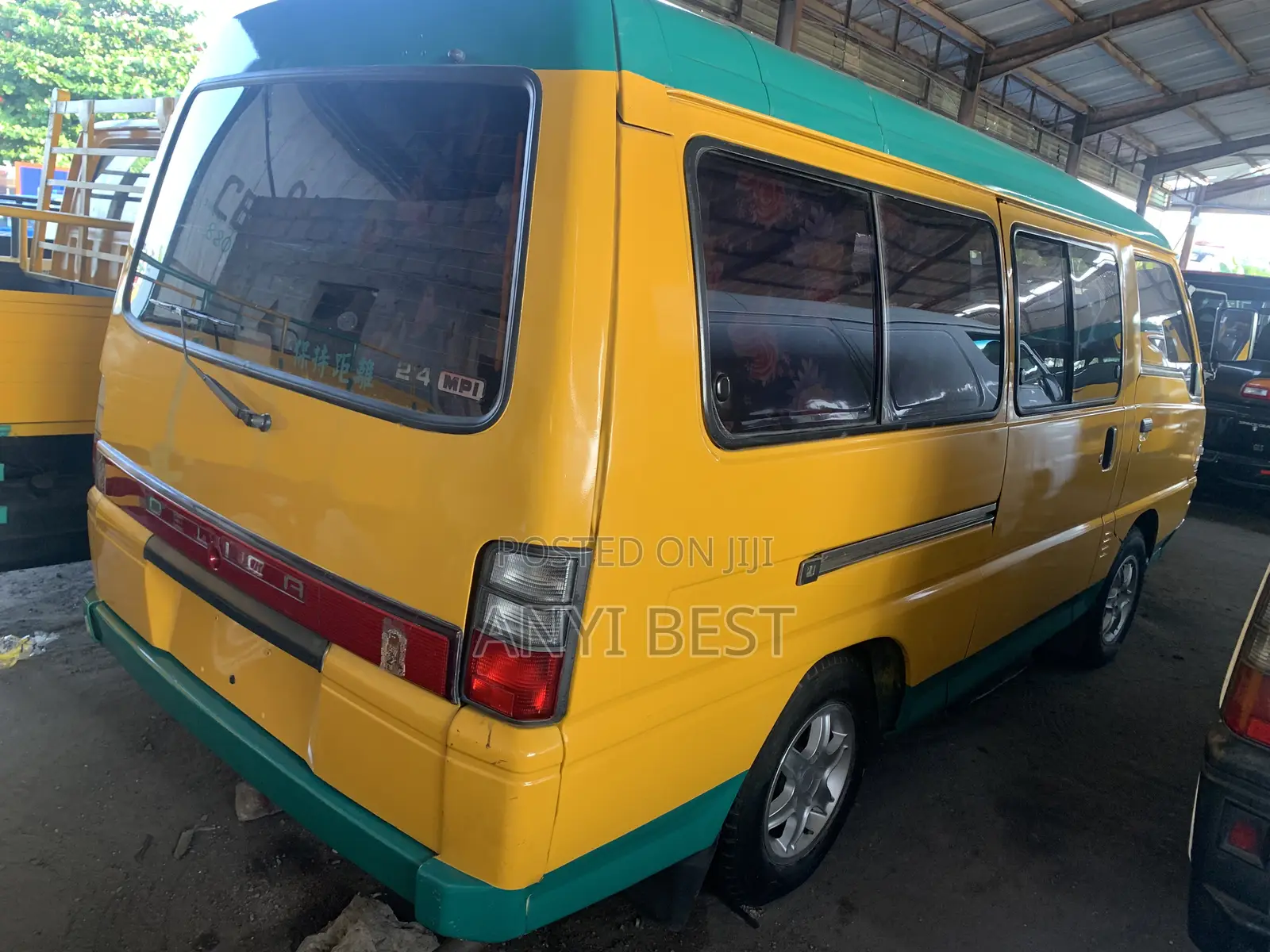 Mitsubishi Delica 2007 Yellow