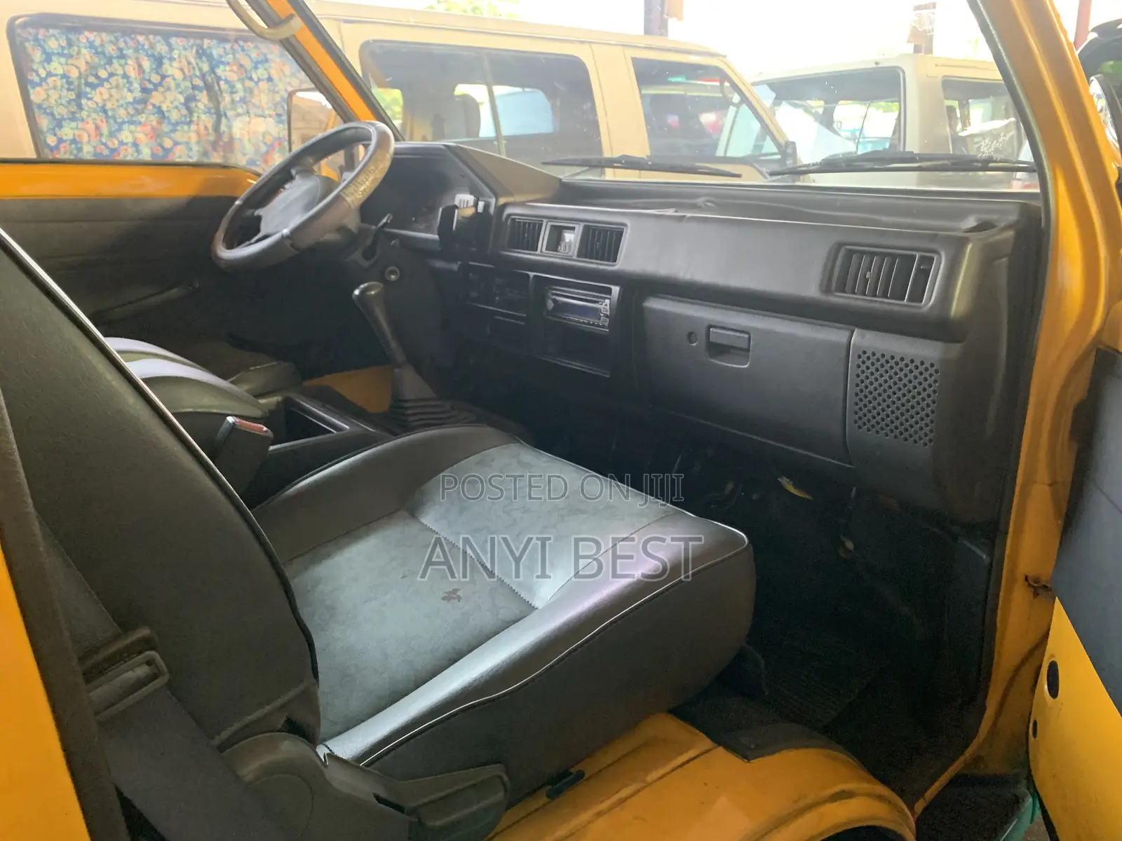 Mitsubishi Delica 2007 Yellow