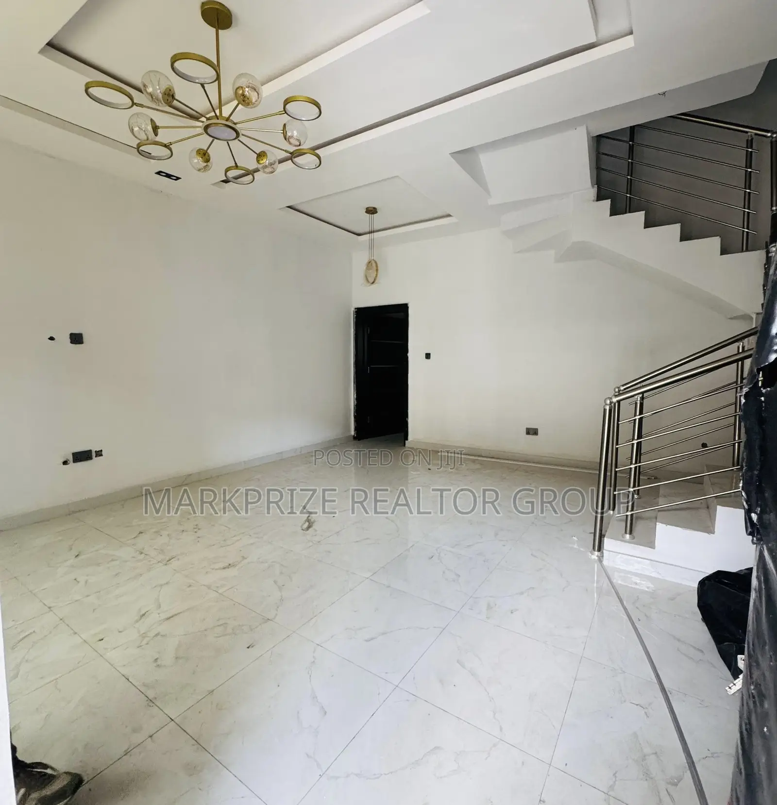 4bdrm Duplex in Magodo Olowora Lagos for sale