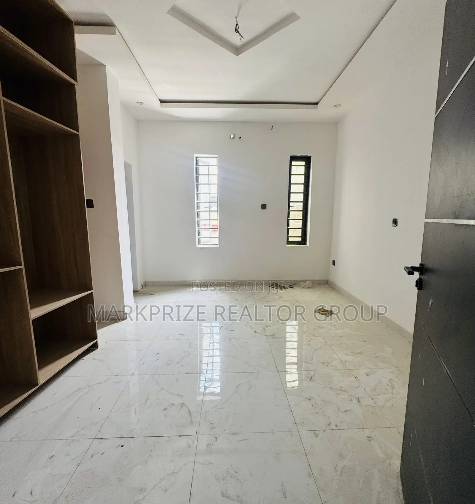 4bdrm Duplex in Magodo Olowora Lagos for sale